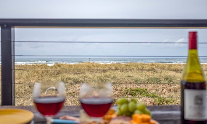 Nedonna Beach House | The Nickels Quarters-Gorgeous Oceanfront Rockaway Beauty with Two Master Suites!