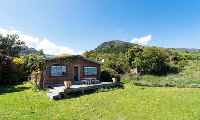 Gladstone House | The Nook - Lake Hawea Holiday Home