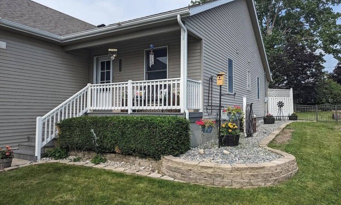 Ludington House | The North Shores Upscale Home Near The Beach
