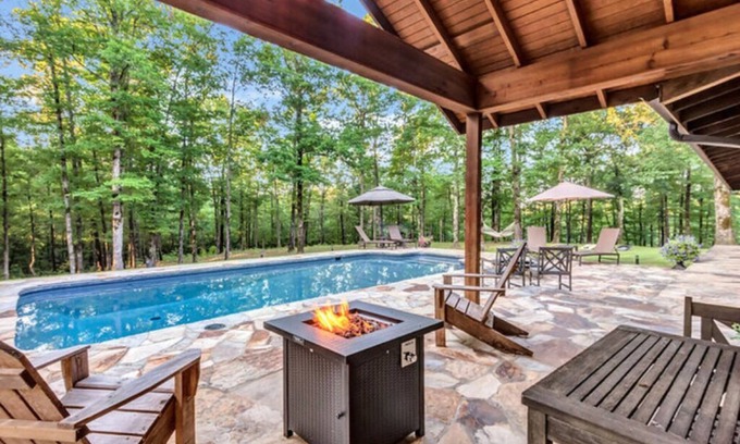 Smithville Apartment | The Oak Suite w/king bed