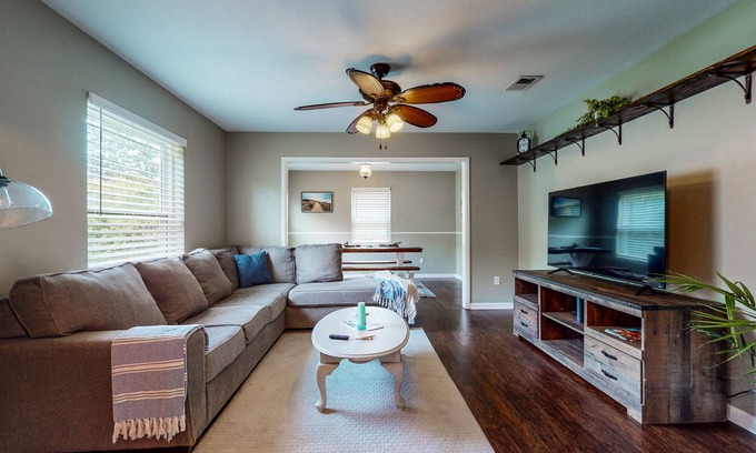 Wright House | The Oasis! Charming 3BR Near All The Best Beaches!