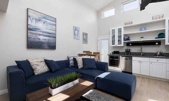 Brea Apartment | The Oasis Patio Pool House