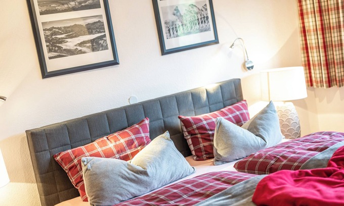 Oberstdorf House | The Oberstdorf vacation home for 2-11 people with large conservatory and wellness area