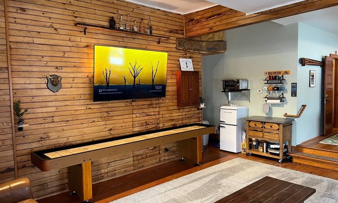 North Creek House | The Office at North Creek All Season Rental