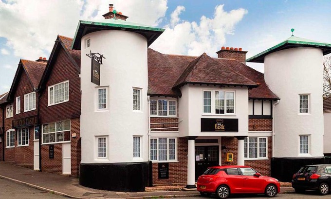 Weymouth Bed & Breakfast | The Old Castle Hotel