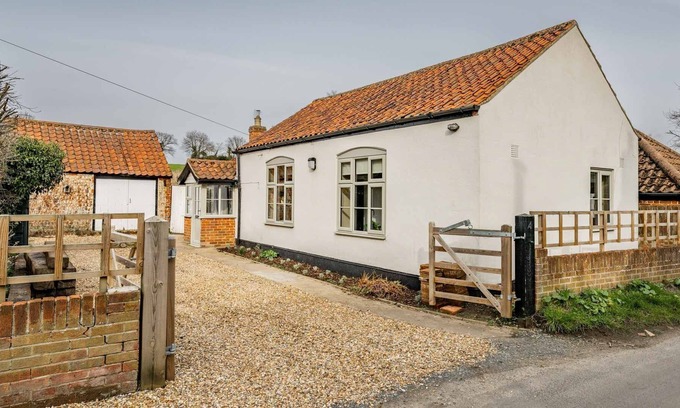Irstead House | The Old Forge - The perfect family retreat