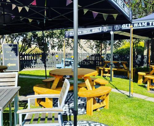 Whaddon Hotel | The Old Ham Tree