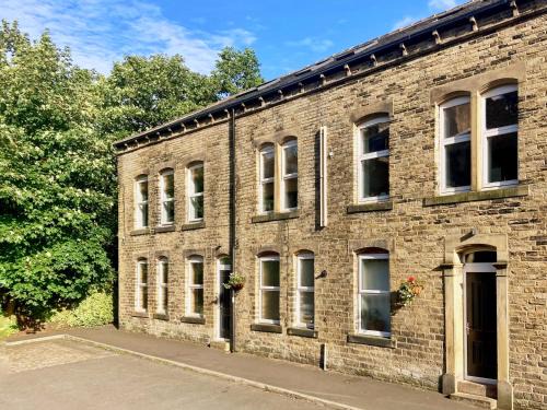 Wadsworth Apartment | The Old Riverside School House Apartment 5