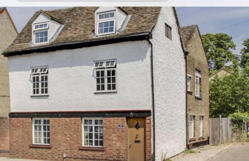 St Neots House | The Old Rose And Crown - St Neots