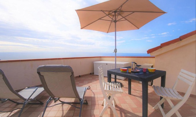 Costarainera Apartment | The Old Ship