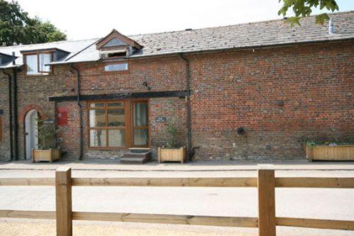 Ivinghoe House | The Old Stables