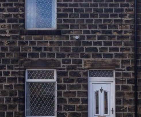 Millhouse Green House | The One in the Middle