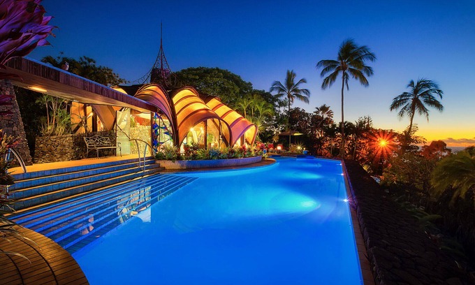 Kailua-Kona House | The Onion House "Architecture so full of life it seems to breathe"