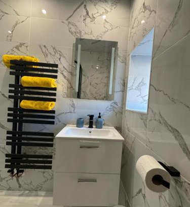 Burnley Apartment | The Opulence - 5 Star