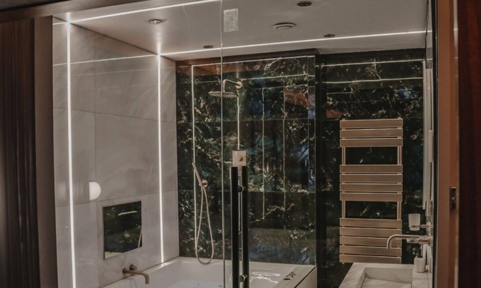Bradford Apartment | The Opulence