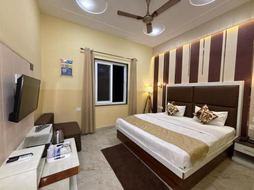 Agra House | The Orchid Retreat