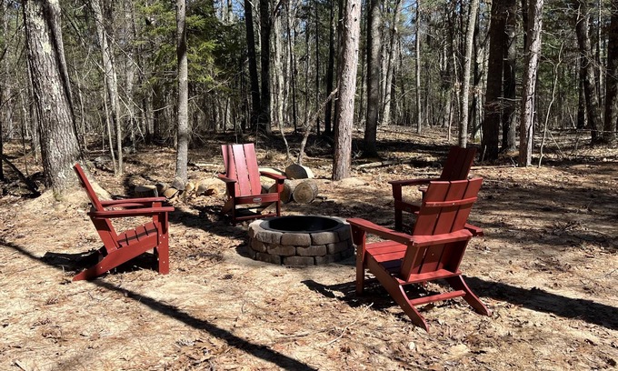 Jay Cabin | The Owl’s Nest. Cozy cabin near the High Peaks Wilderness. Pet-Friendly!
