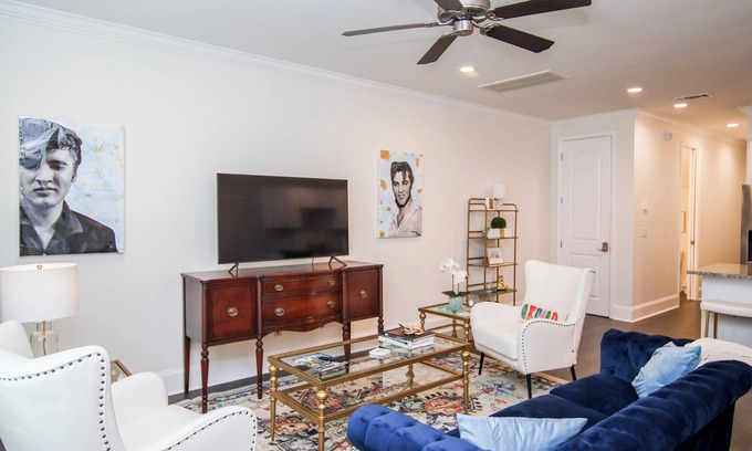 Oxford House | The Oxford Presley - Luxury Townhome Minutes from Ole Miss and The Oxford Square