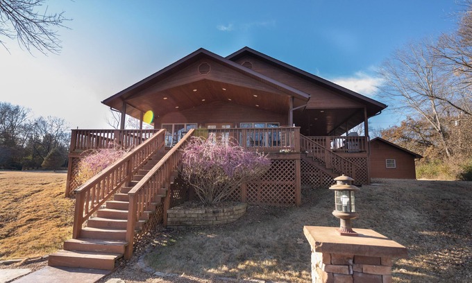 Buffalo City Cabin | The Ozark Cabin - Rileys Outfitter