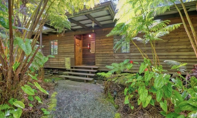 Volcano Apartment | The Pacifica Inn- The Nene and Hapu’u Room