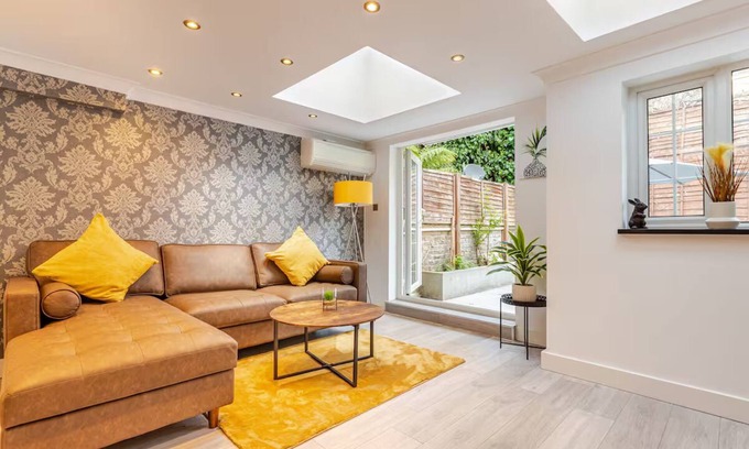Harrow Road Apartment | The Paddington Pines