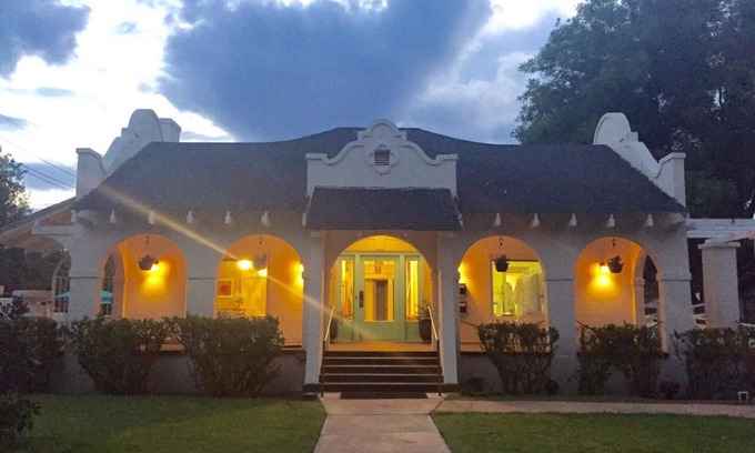 Roswell House | The Palace with private hot tub, sauna & fitness room.