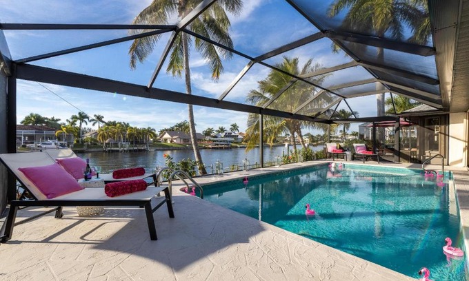 Pelican House | The Palms - Cape Coral - Roelens Vacations