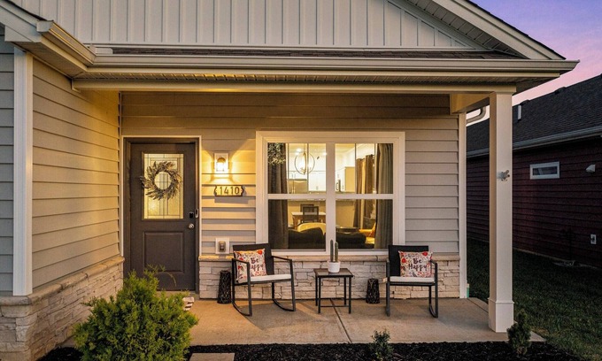 Jeffersonville House | The Parklands Hot Tub Retreat