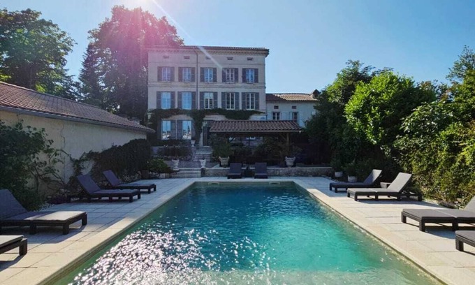 Riberac Apartment | The Pastoral Suite at La Maison Chaleureuse