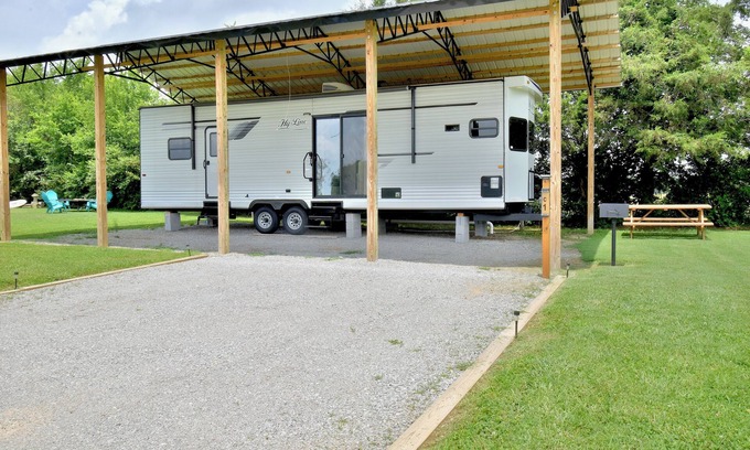 Decatur RV Rental | The Pavilion Hideaway