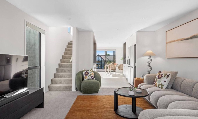 Christchurch City Centre Apartment | The Pavilion Luxury Escape