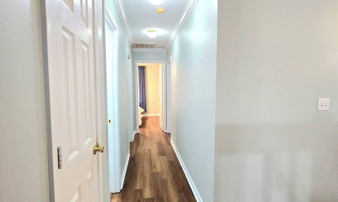 Davis Lake - Eastfield House | The peaceful Oasis.A Charming n lovely 3 beds home in Charlotte