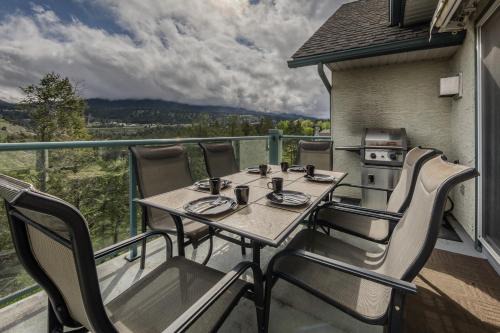 East Kootenay Apartment | The Peaks 3 Bedroom Mountain View Condo