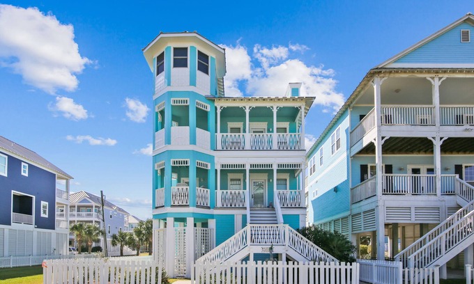 Beachside Village House | The Pelican Perch | Modern Home, Close to Beach!