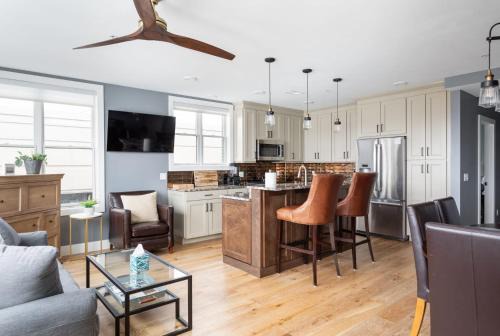 Traverse City House | The Penthouse on Park - 501