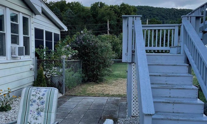 Espy Apartment | The Perch - Cozy, Dog-Friendly, Small Town Retreat