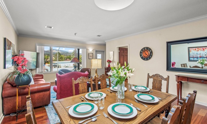 Carbondale Condo | The Perch on Main | Top Floor D/T Carbondale Condo