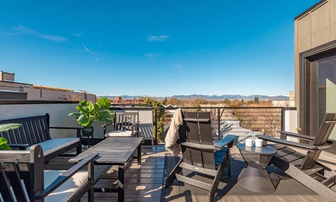 Berkeley House | The Peregrine Rooftop Deck Mtn View Sleeps 4