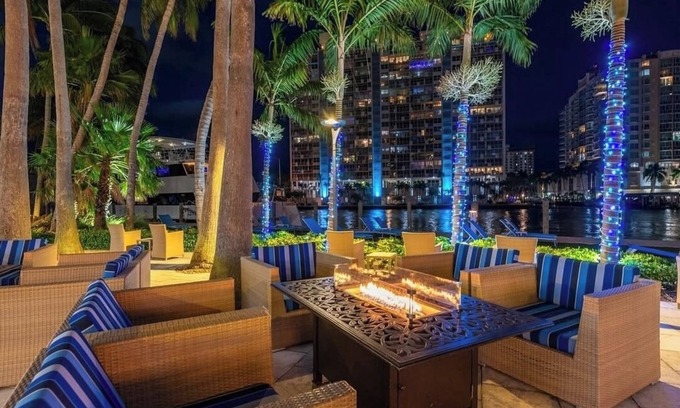 East Fort Lauderdale Hotel | The Perfect Fusion: Hotel + VrbonExperience the best of both worlds.