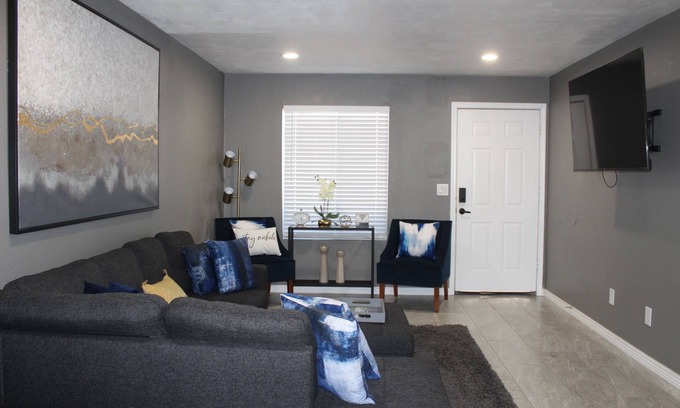 South Mountain House | The Perfect "Home Away From Home"