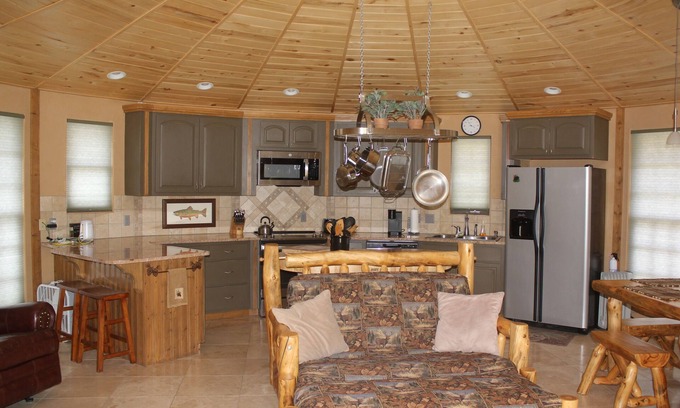 South Fork Cabin | The Pinecone Cabin. Twenty minutes from Wolf Creek Pass.