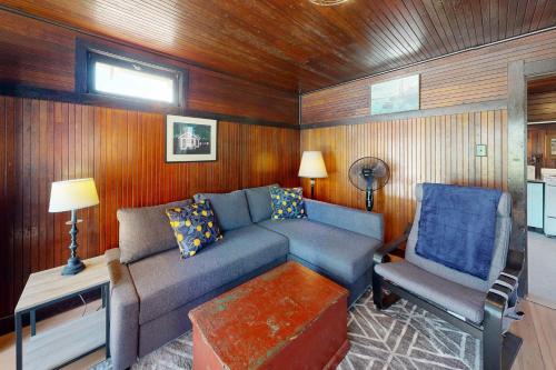Oak Bluffs House | The Pinkletink