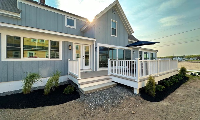 York Beach House | The Pioneer - York Beachfront living
