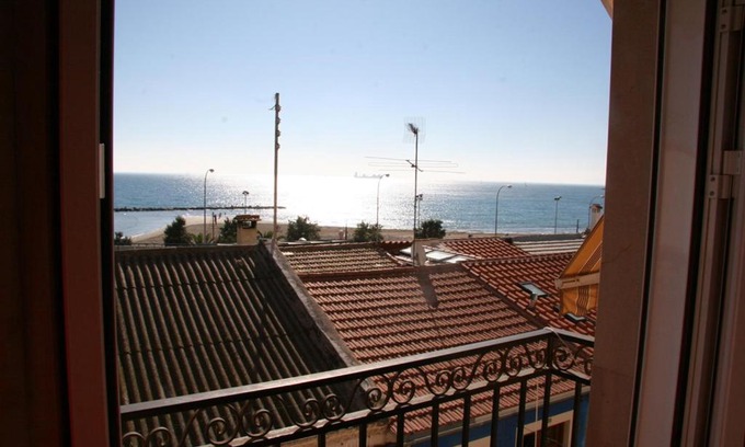 Raval Roig Apartment | The Place to Be