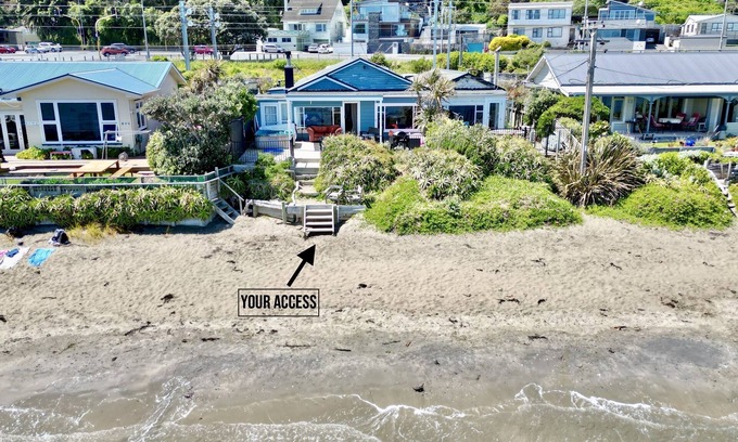 Plimmerton House | The Plimmerton Beach House