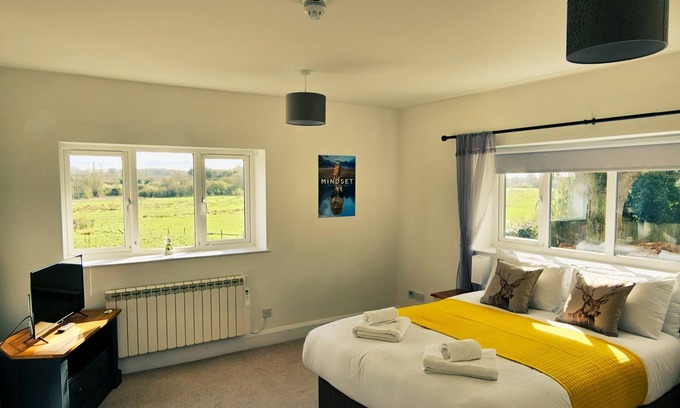 Foxley House | The Plough Inn Farmhouse-Private Holiday House