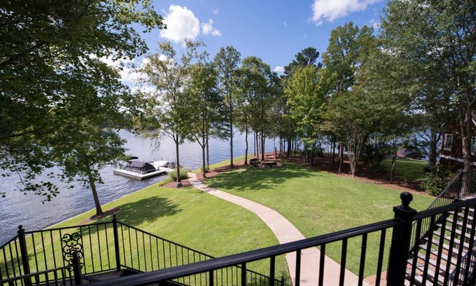 Lake Oconee House | The Pointe
