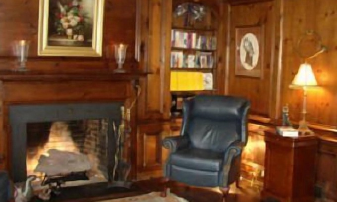 Elizabeth City Bed & Breakfast | The Pond House Inn