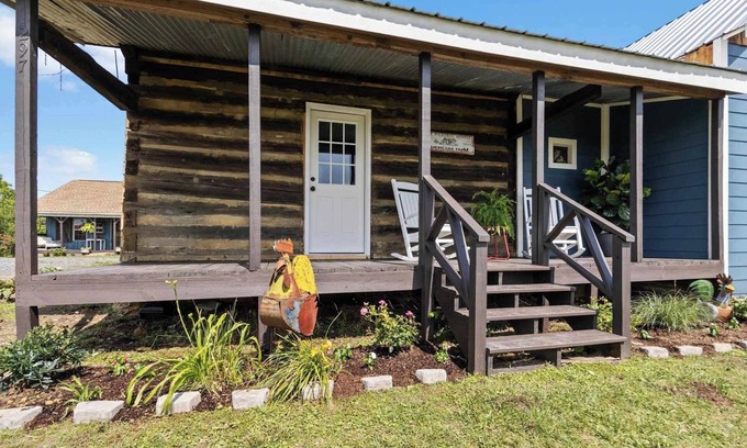 Valley Head House | The Prairie House Retreat