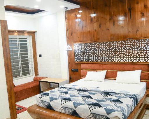 Bhopal Resort | The prandium lux restro pooldeck room